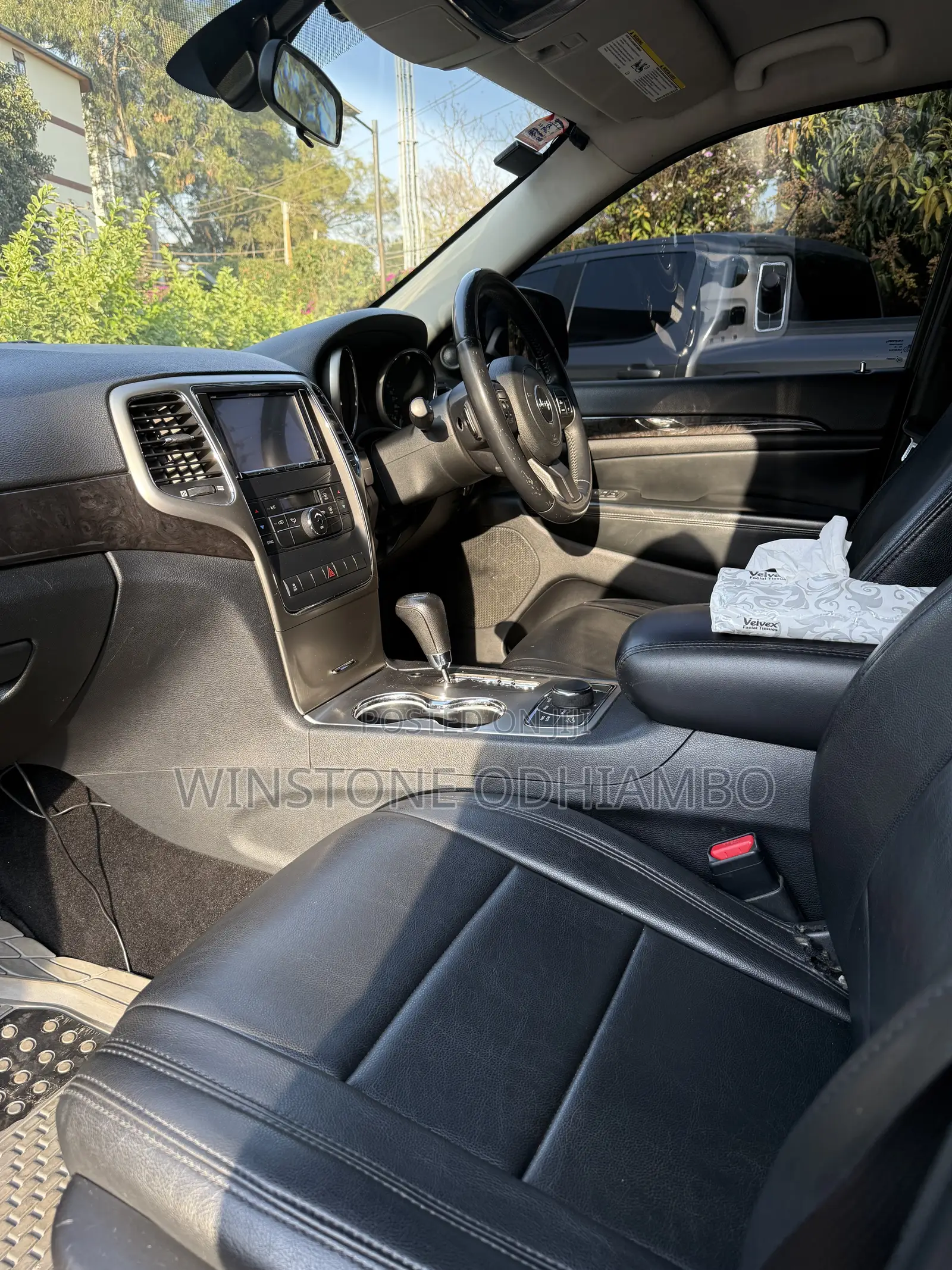 Jeep Grand Cherokee Laredo 4x4 2011 Black
