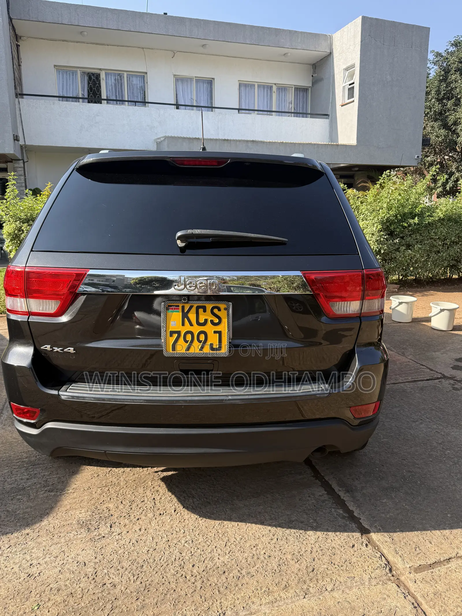 Jeep Grand Cherokee Laredo 4x4 2011 Black