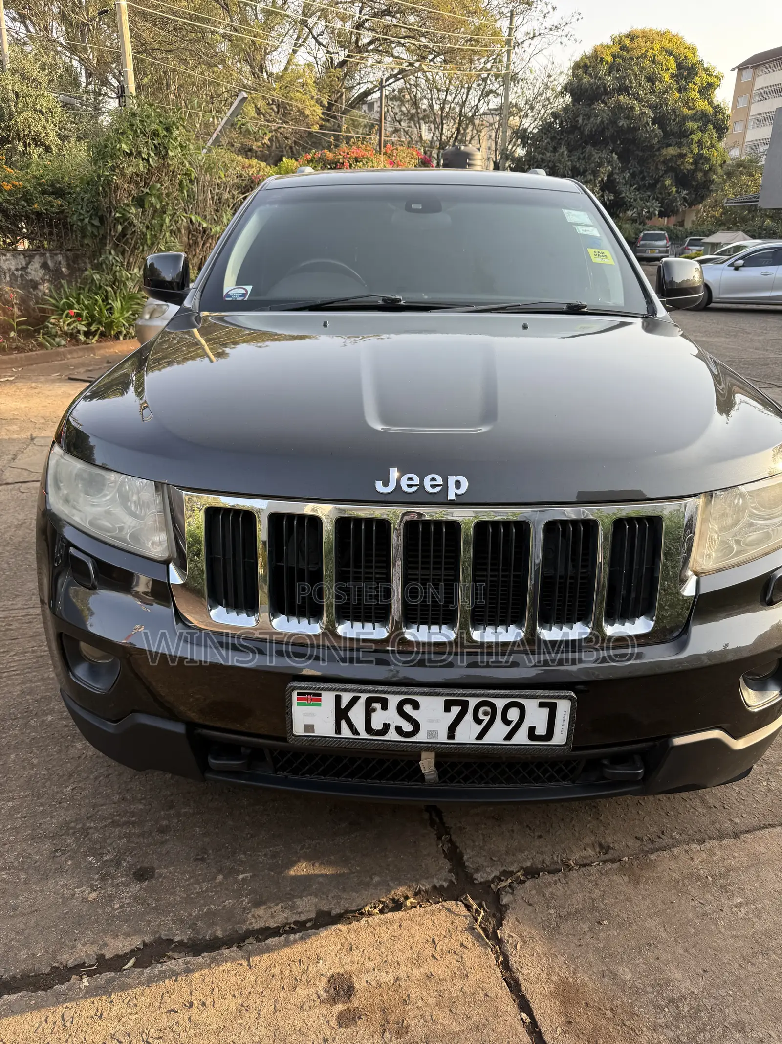 Jeep Grand Cherokee Laredo 4x4 2011 Black