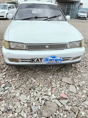 Toyota Corolla 1998 White