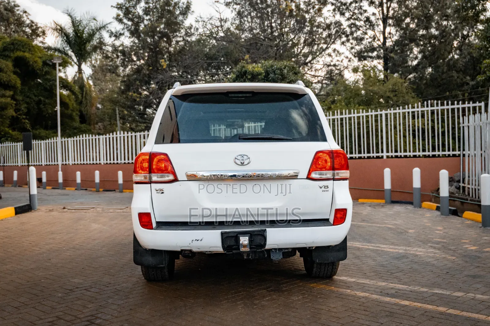 Toyota Land Cruiser 100 4.7 Executive 2008 White