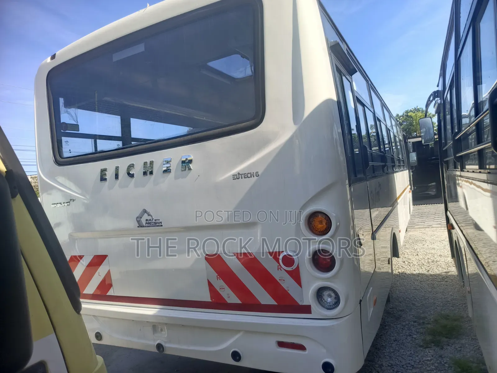 Eicher Skyline Pro 3011 L 2026 White