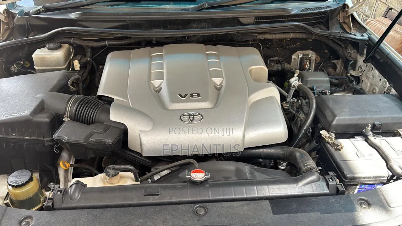 Toyota Land Cruiser 100 4.7 Executive 2008 White