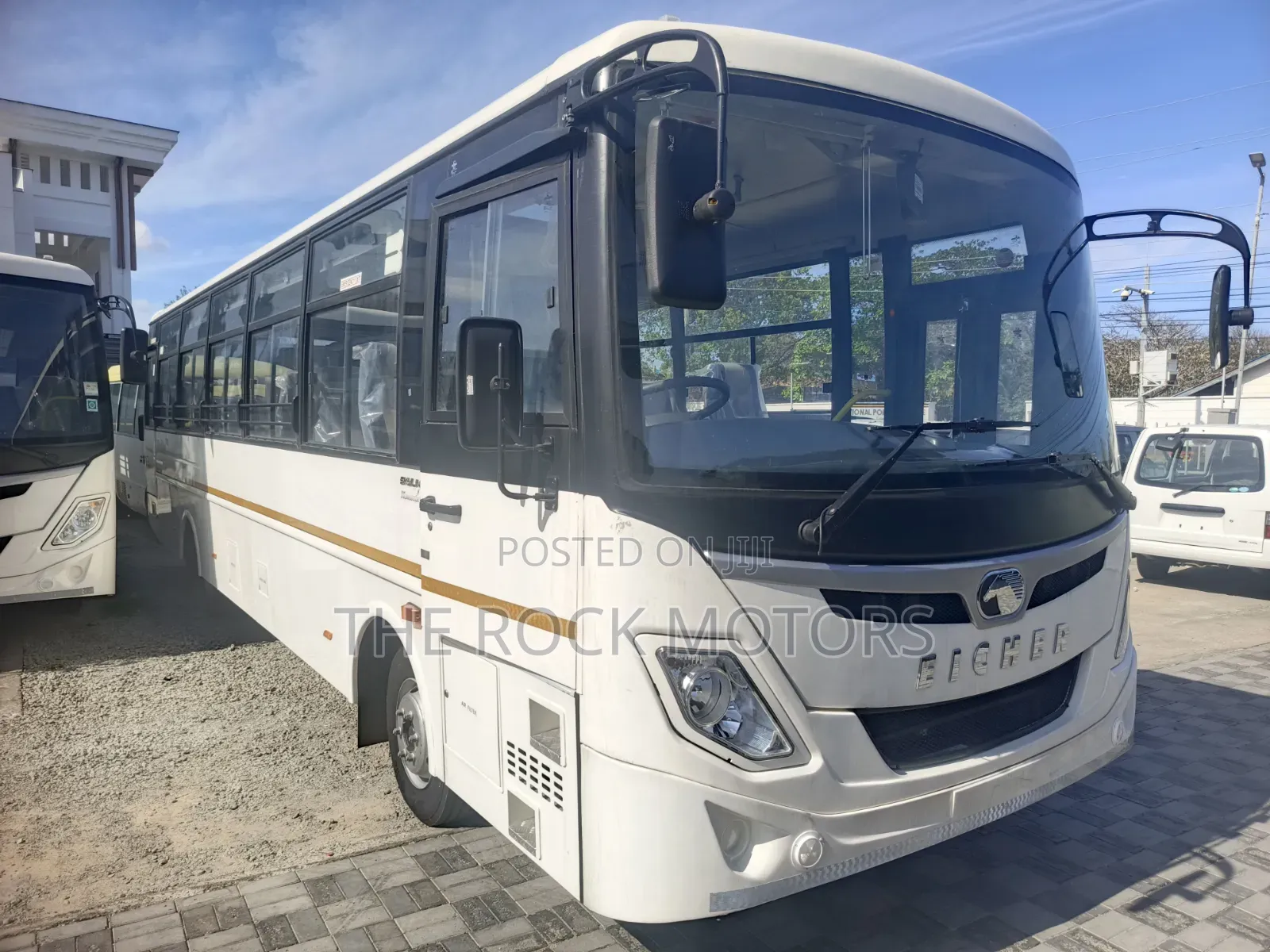 Eicher Skyline Pro 3011 L 2026 White