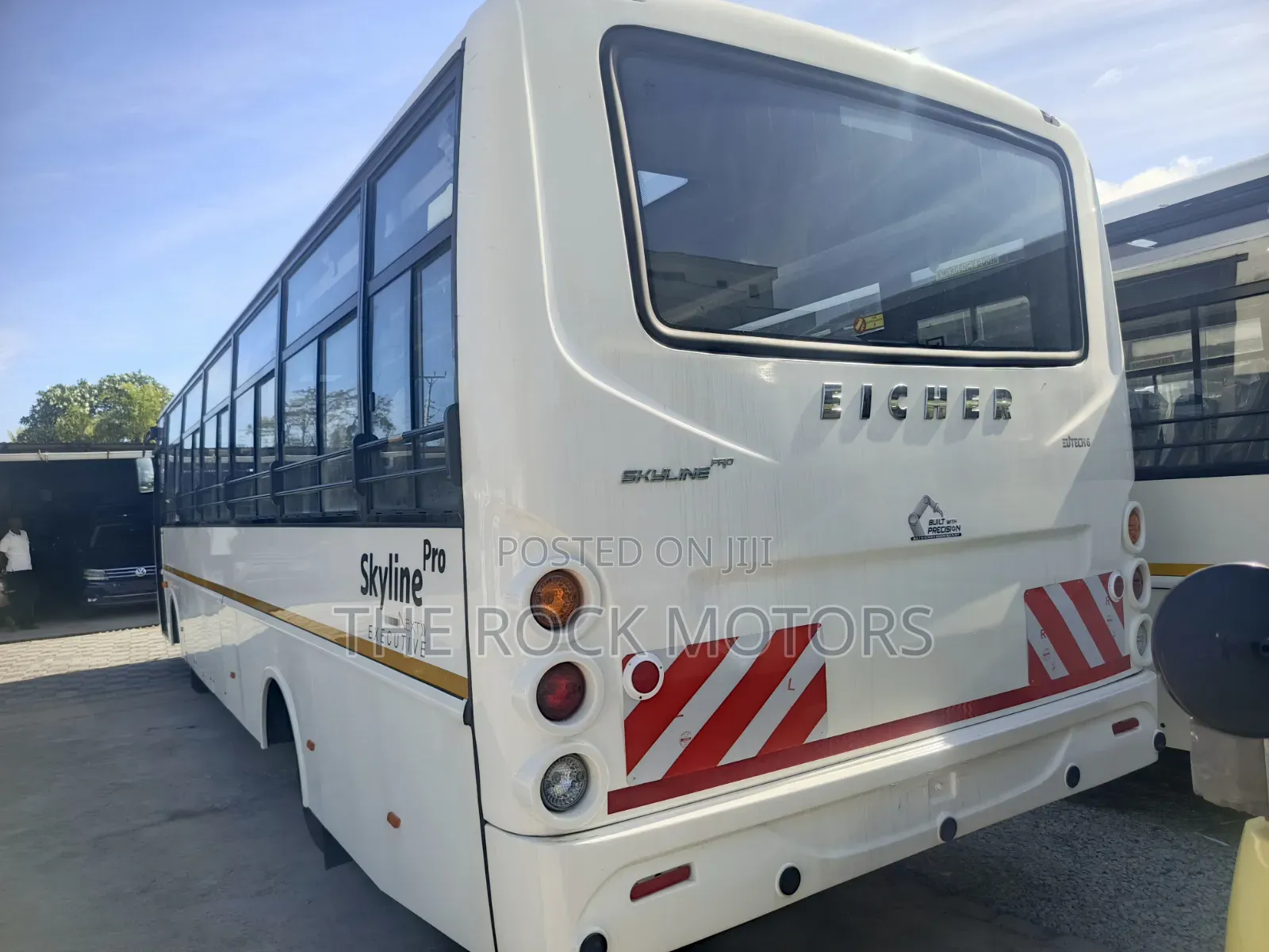 Eicher Skyline Pro 3011 L 2026 White