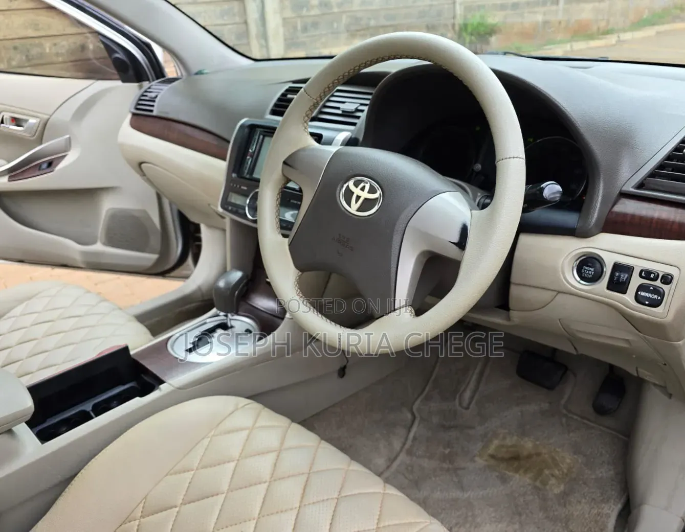 Toyota Premio 2012 Silver