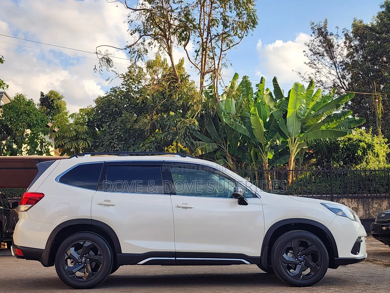 Subaru Forester Premium 2022 White