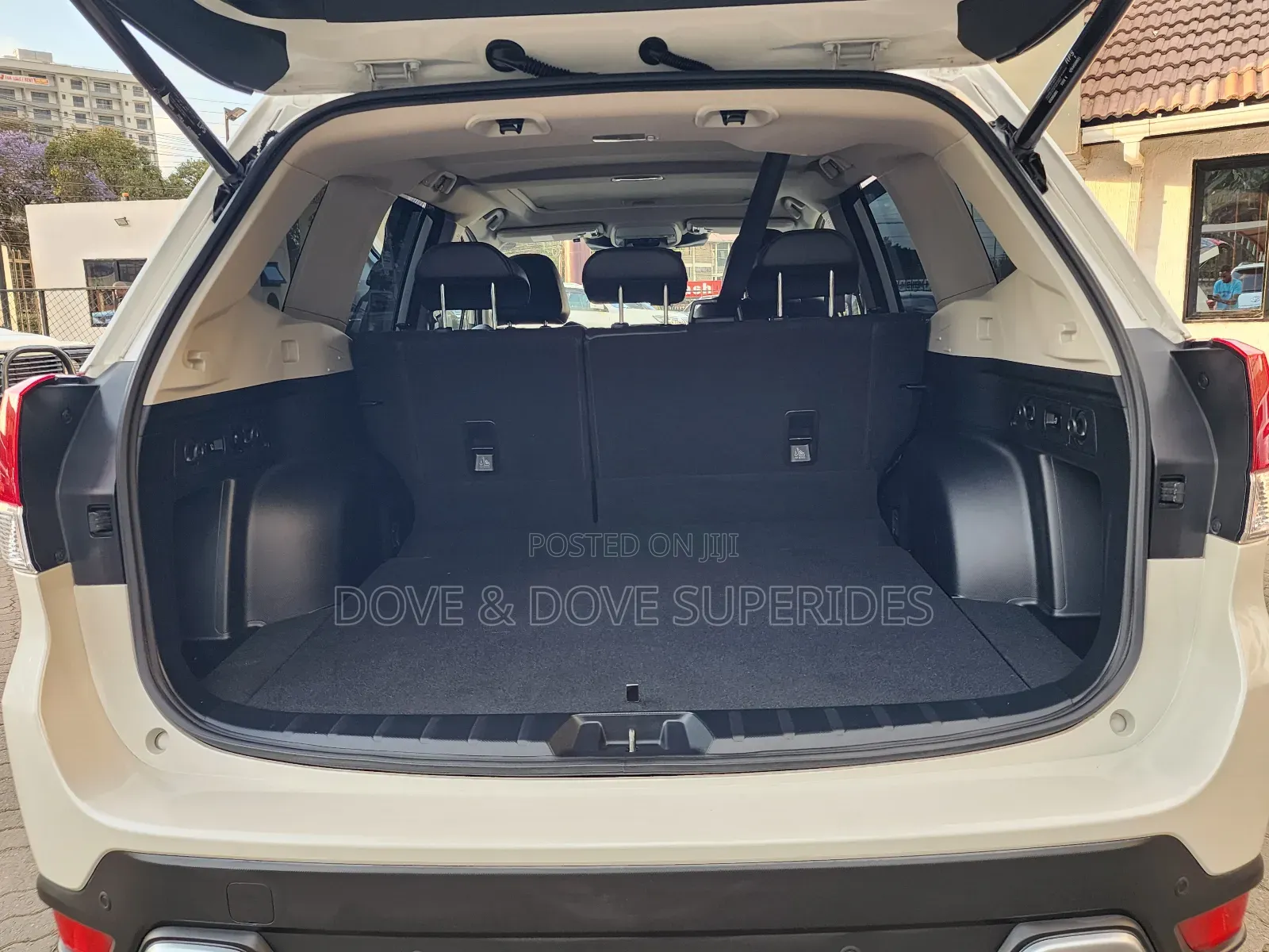 Subaru Forester Premium 2022 White