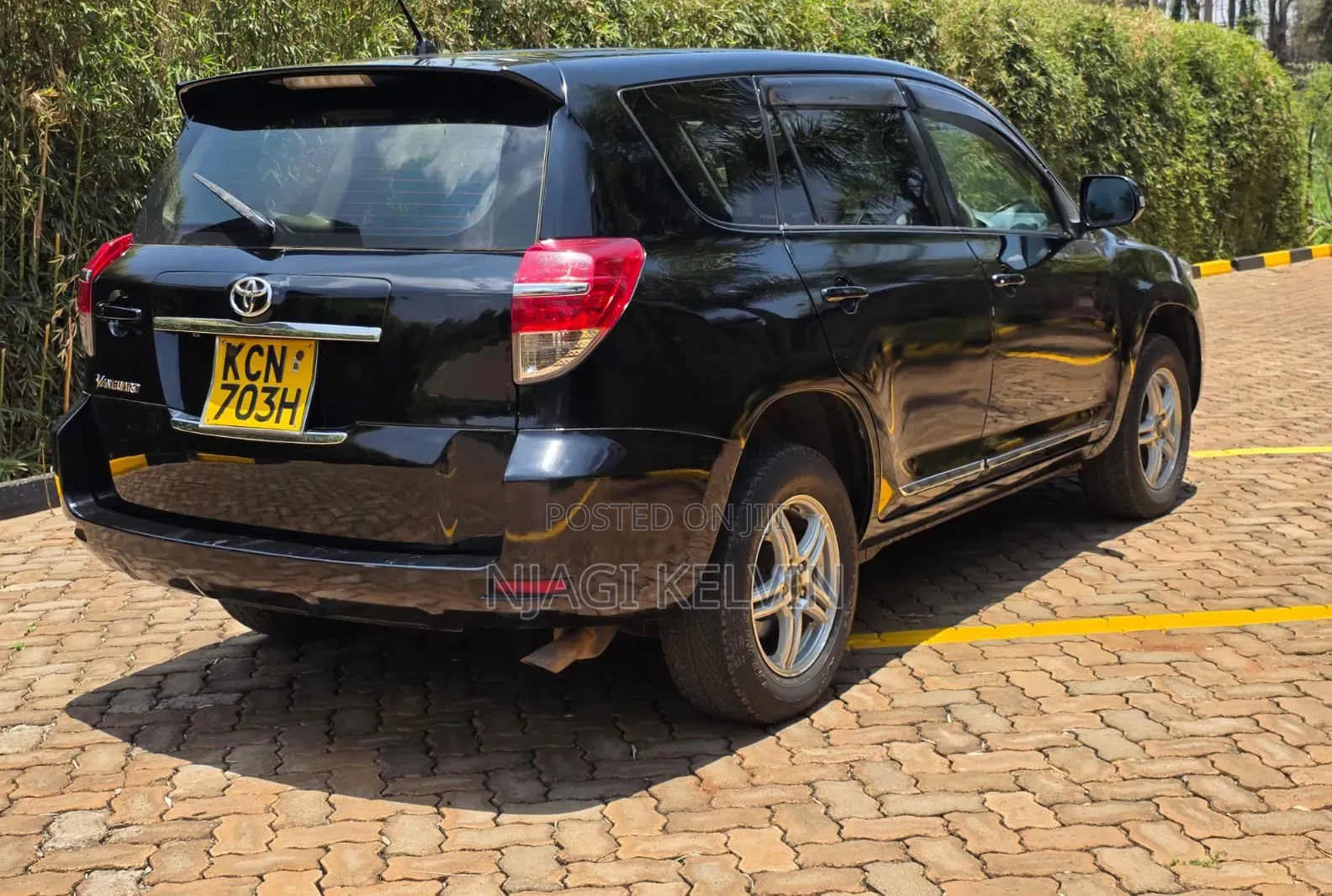 Toyota Vanguard 2010 Black