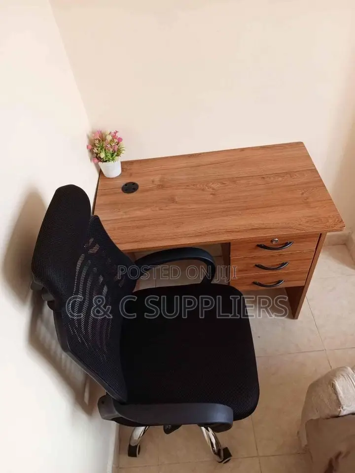1.0m Clerical Desk Headrest Chair
