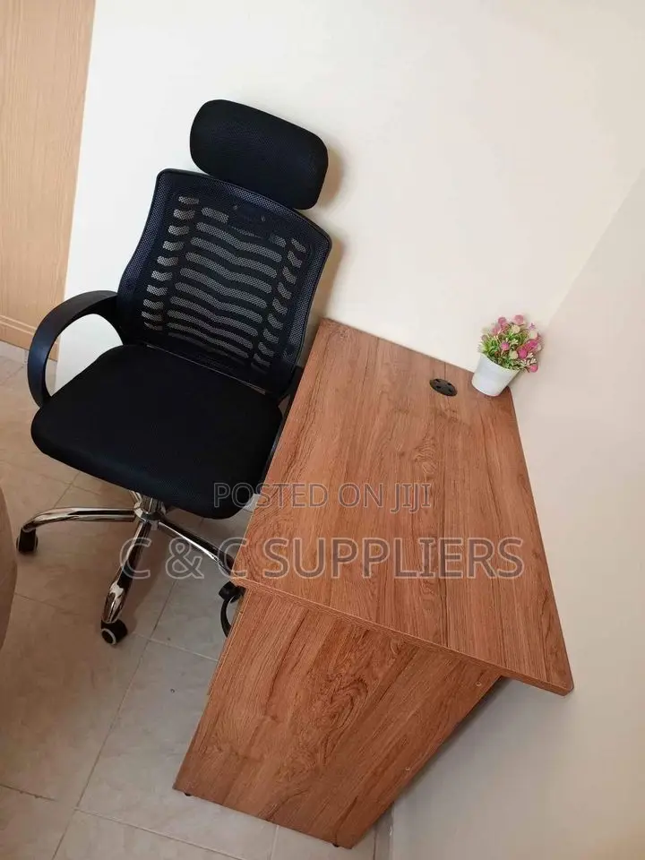 1.0m Clerical Desk Headrest Chair