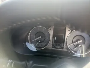 Toyota Hilux 2019 Gray