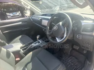 Toyota Hilux 2019 Gray