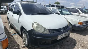 Nissan Advan 2011 White