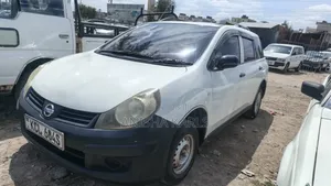 Nissan Advan 2011 White