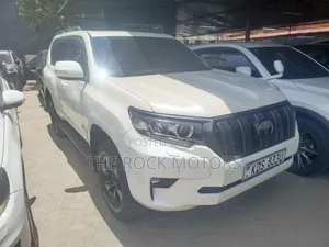 Toyota Land Cruiser 2017 White