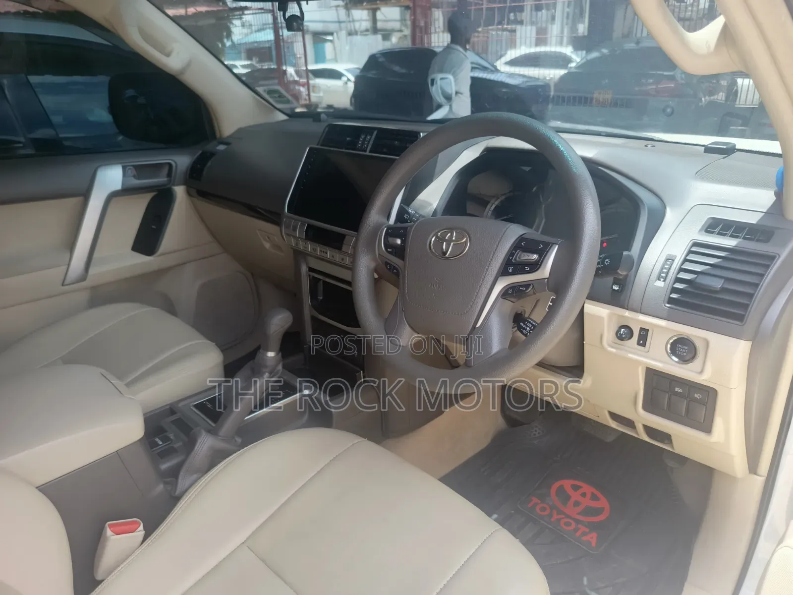 Toyota Land Cruiser 2017 White