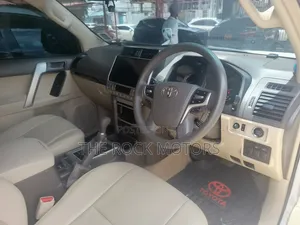 Toyota Land Cruiser 2017 White