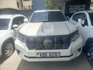 Toyota Land Cruiser 2017 White