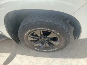 Toyota Land Cruiser 2017 White