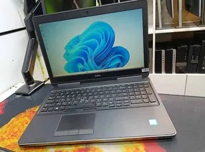 Laptop Dell Inspiron 15 7520 8GB Intel Core i5 SSD 256GB