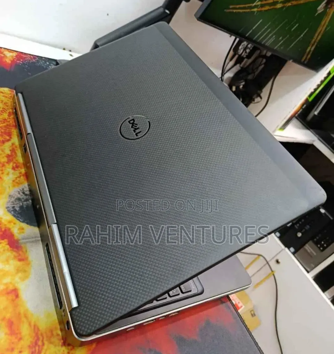 Laptop Dell Inspiron 15 7520 8GB Intel Core i5 SSD 256GB
