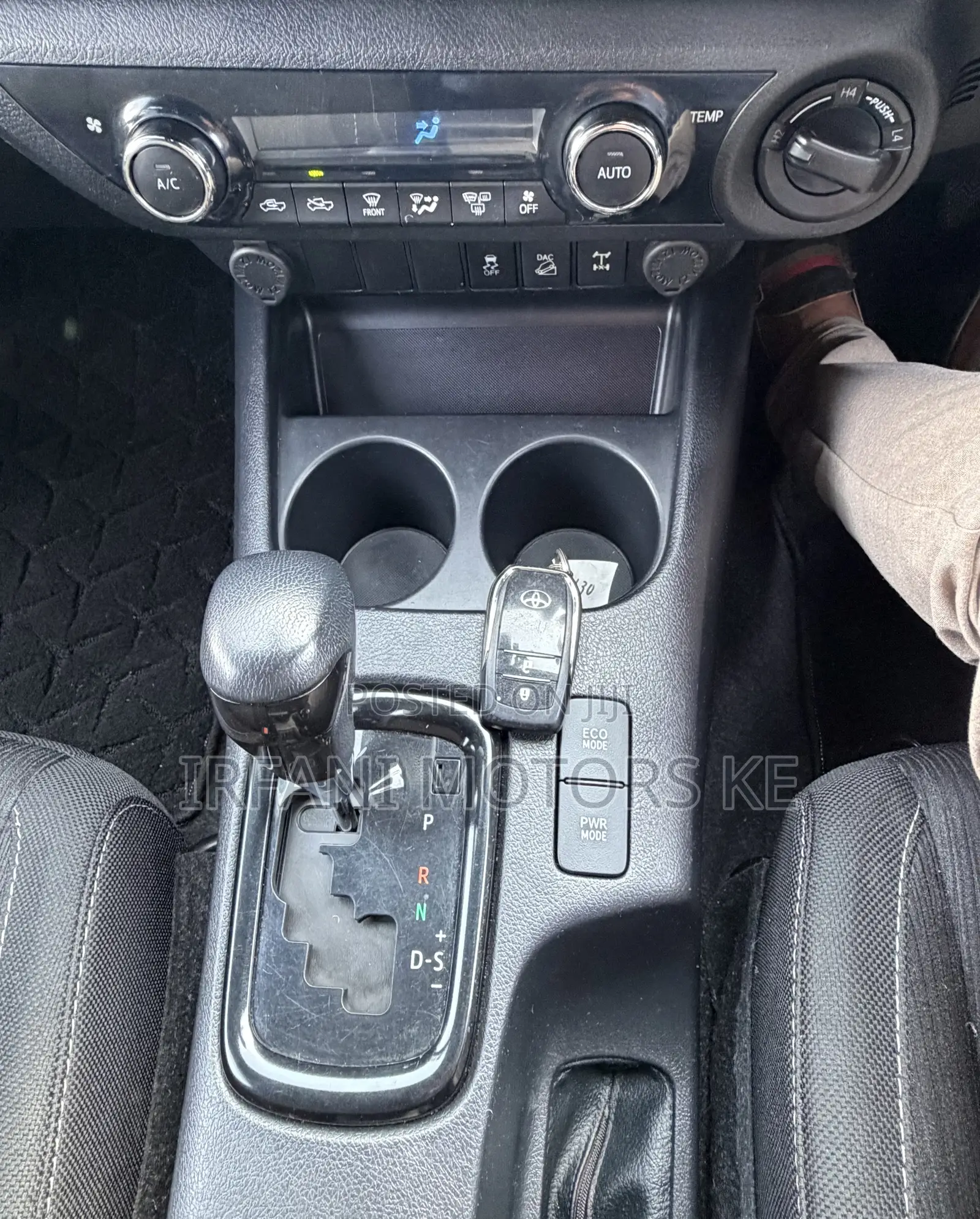 Toyota Hilux 2019 Black