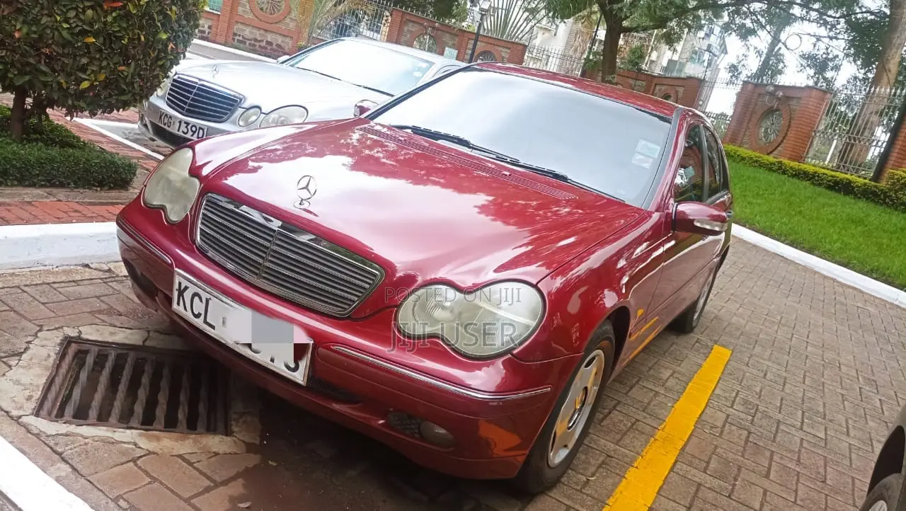Mercedes-Benz C180 2004 Maroon