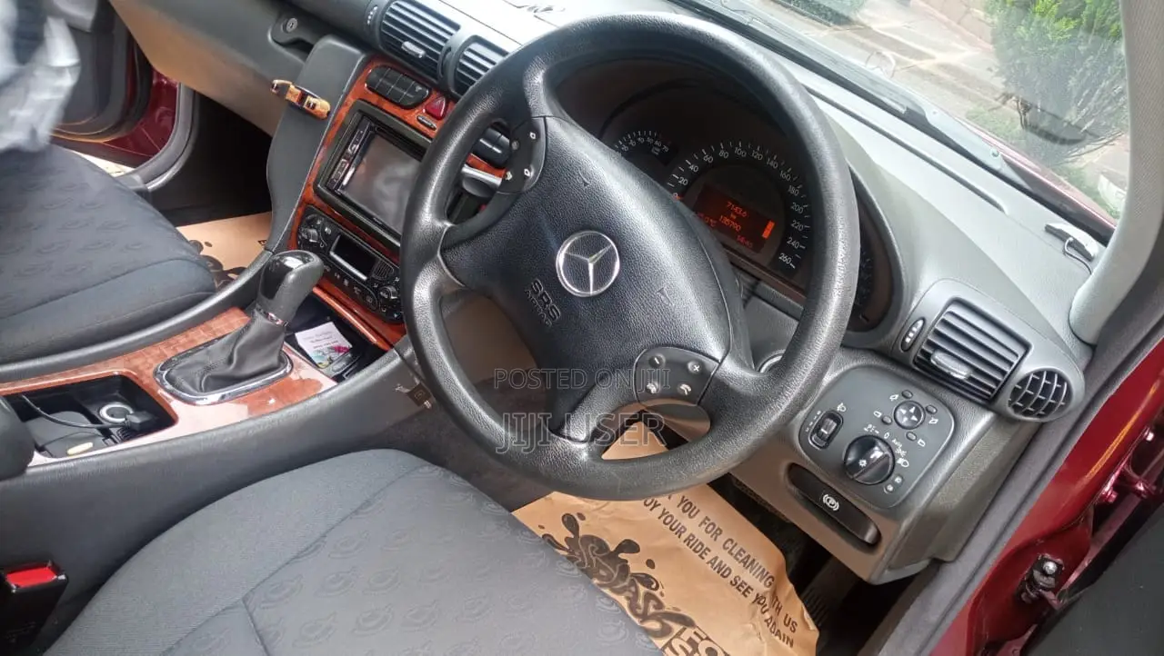 Mercedes-Benz C180 2004 Maroon