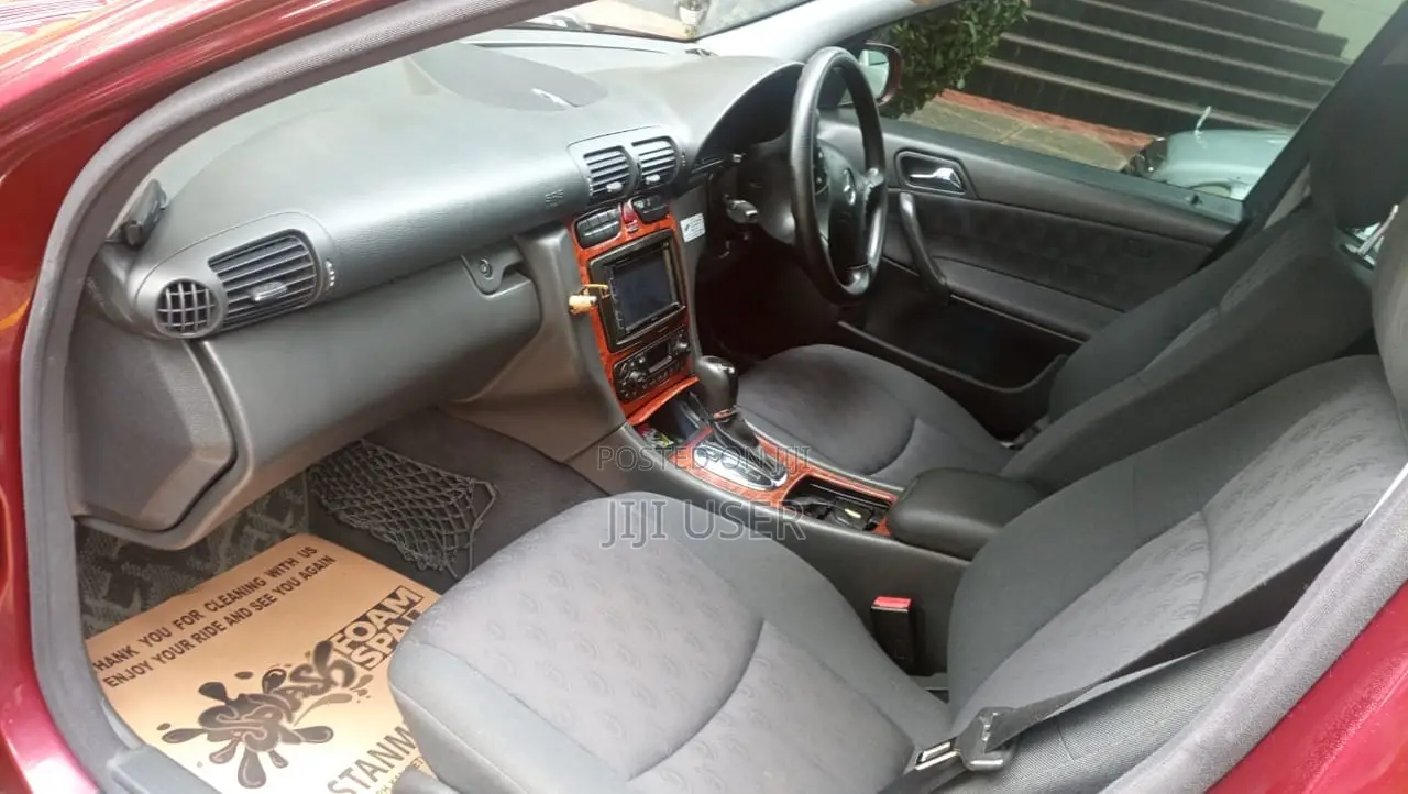 Mercedes-Benz C180 2004 Maroon