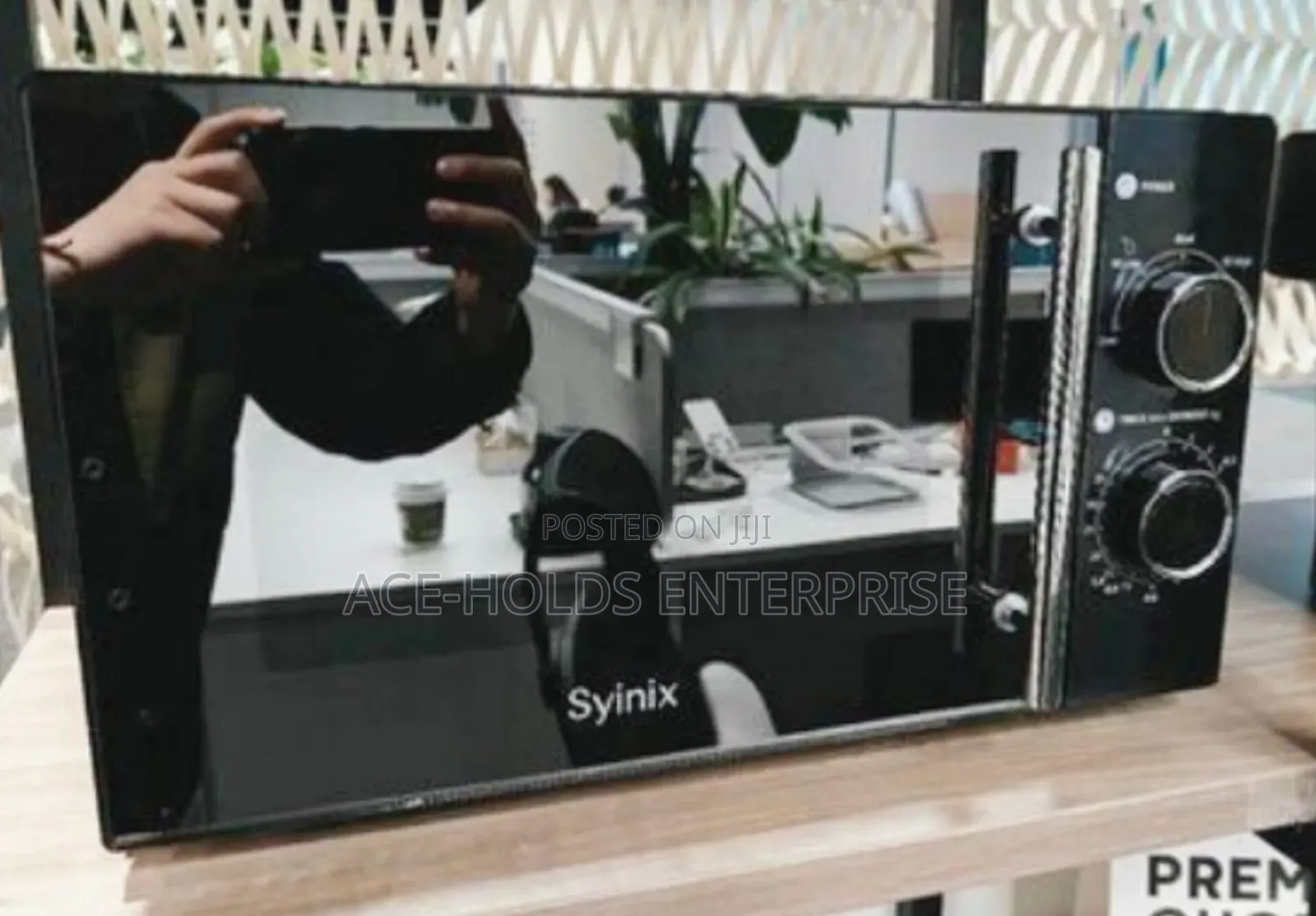 Syinix 20 Litres Manual Microwave (Black) With Defrost Function