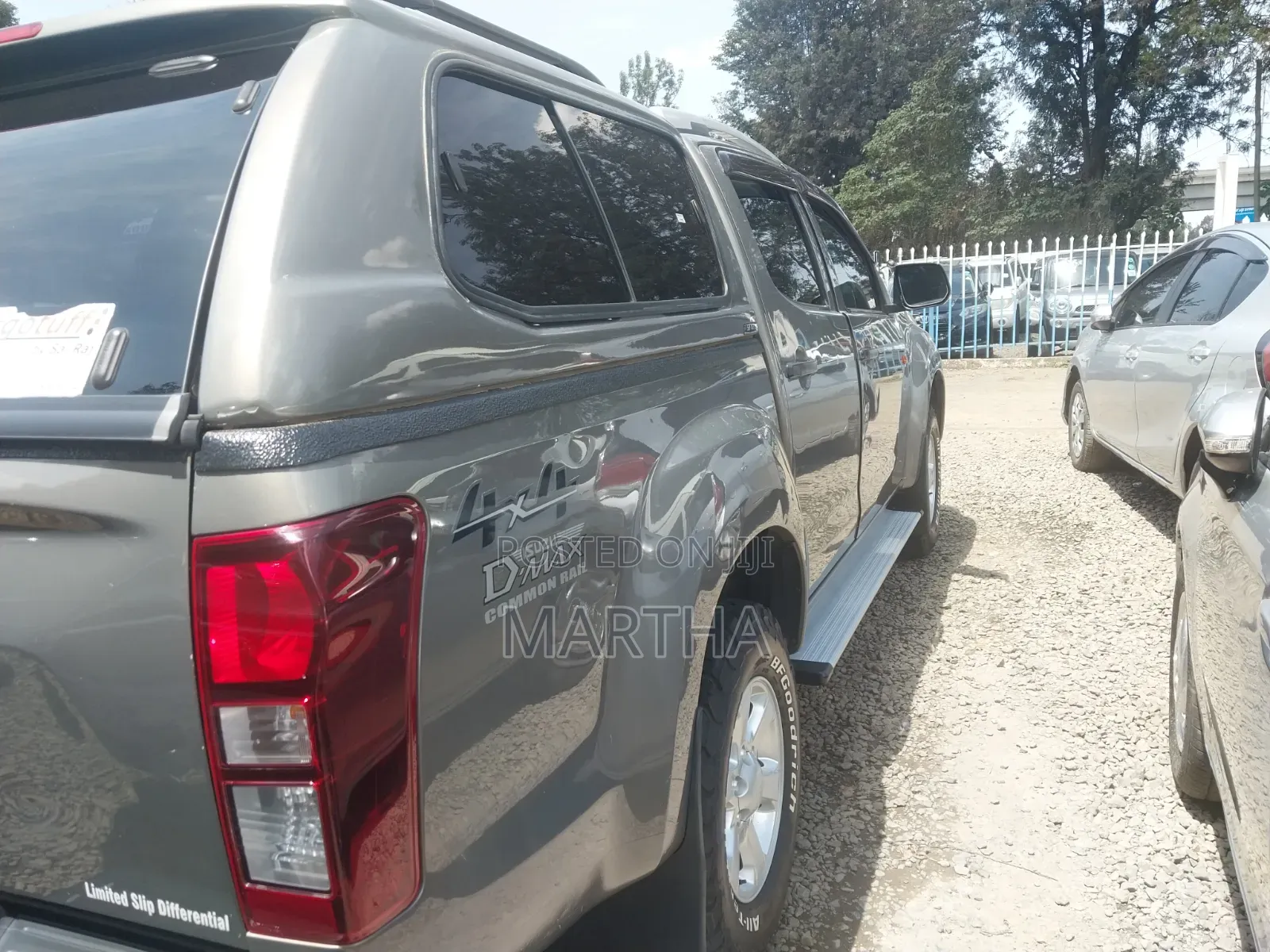 Isuzu D-MAX 2021 Brown