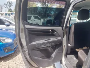 Isuzu D-MAX 2021 Brown