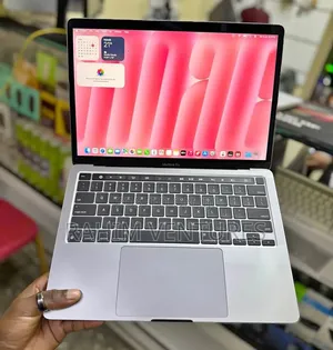 Laptop Apple MacBook Pro 2020 M1 16GB Apple M1 Pro SSD 1T
