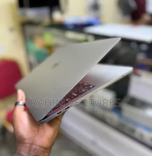 Laptop Apple MacBook Pro 2020 M1 16GB Apple M1 Pro SSD 1T