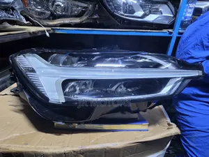 Volvo XC60 Headlights