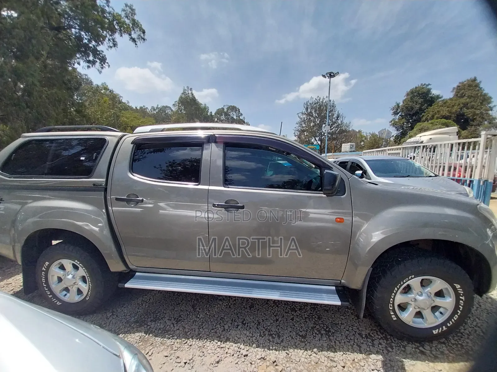 Isuzu D-MAX 2021 Brown