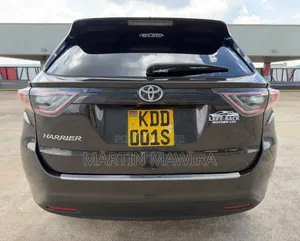 Toyota Harrier 2014