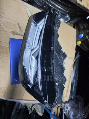Audi SQ5 Headlights