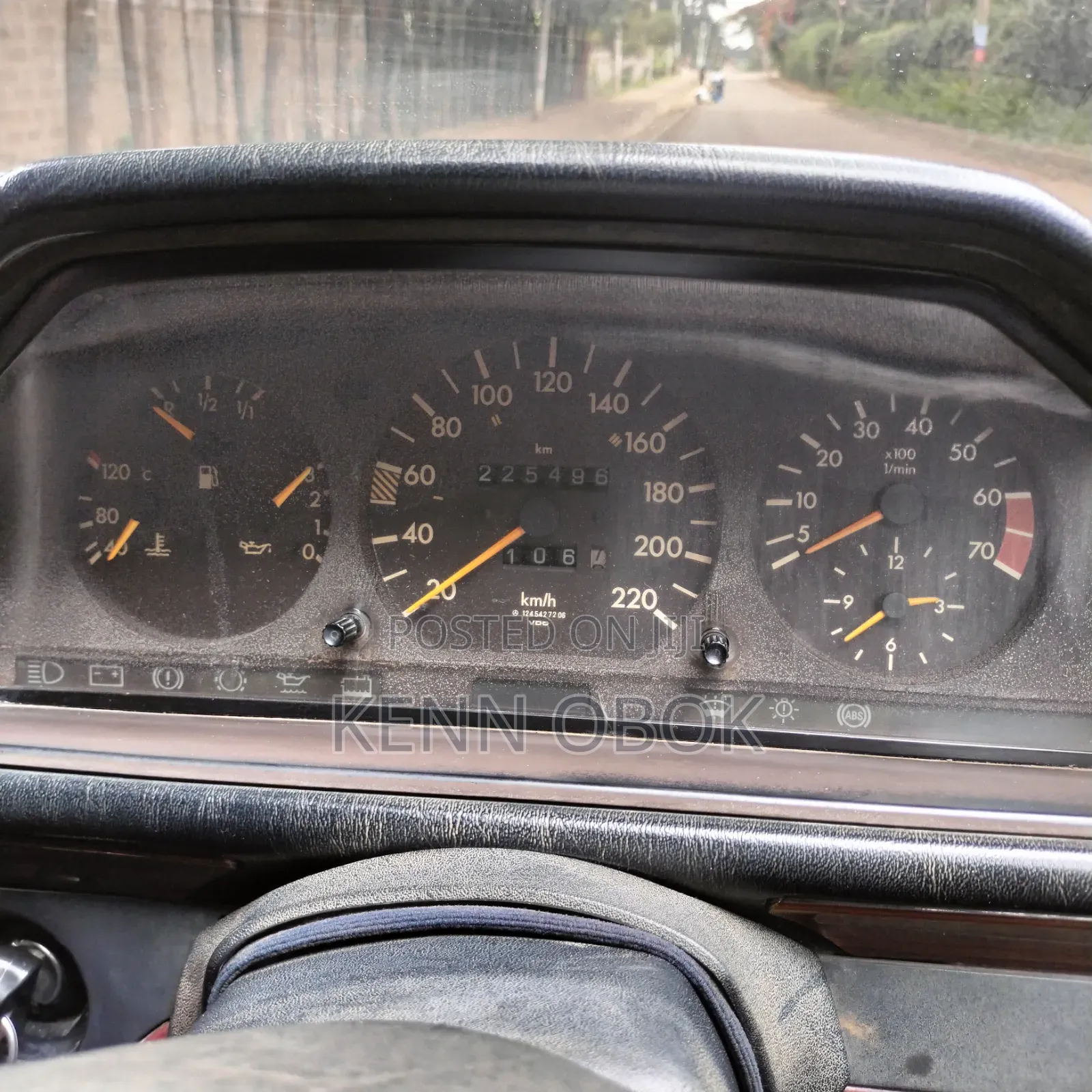 Mercedes-Benz 200E 1990 Silver