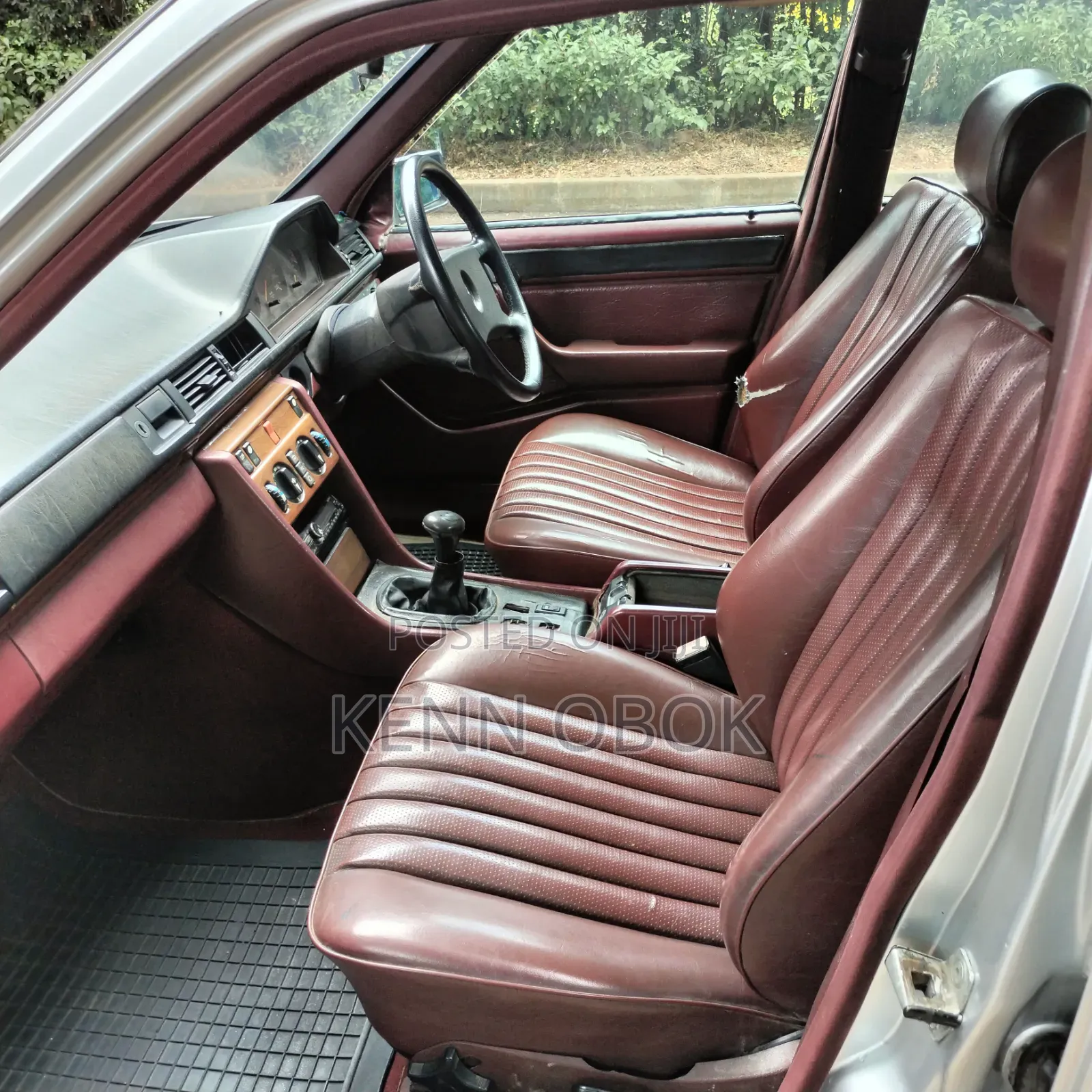 Mercedes-Benz 200E 1990 Silver