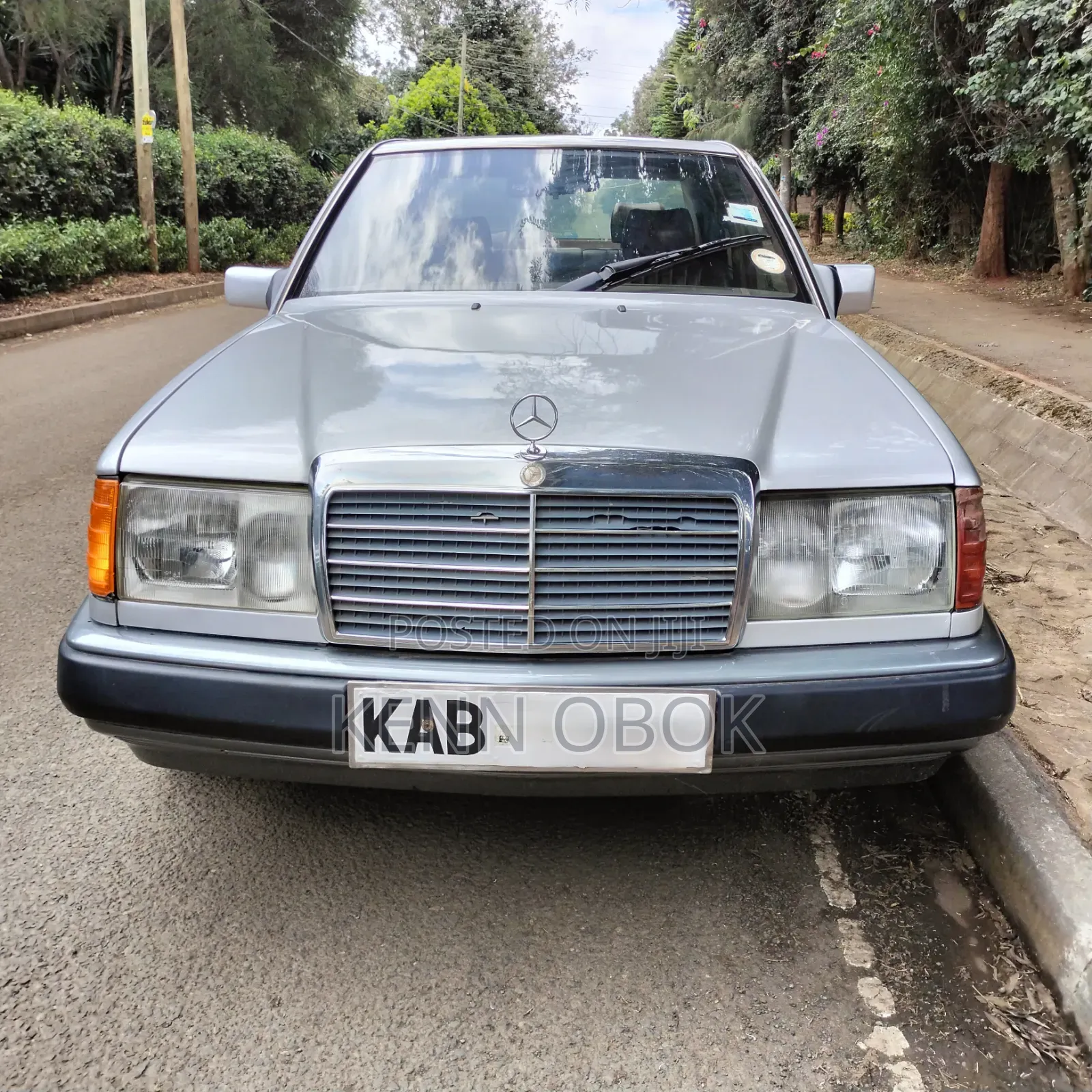 Mercedes-Benz 200E 1990 Silver
