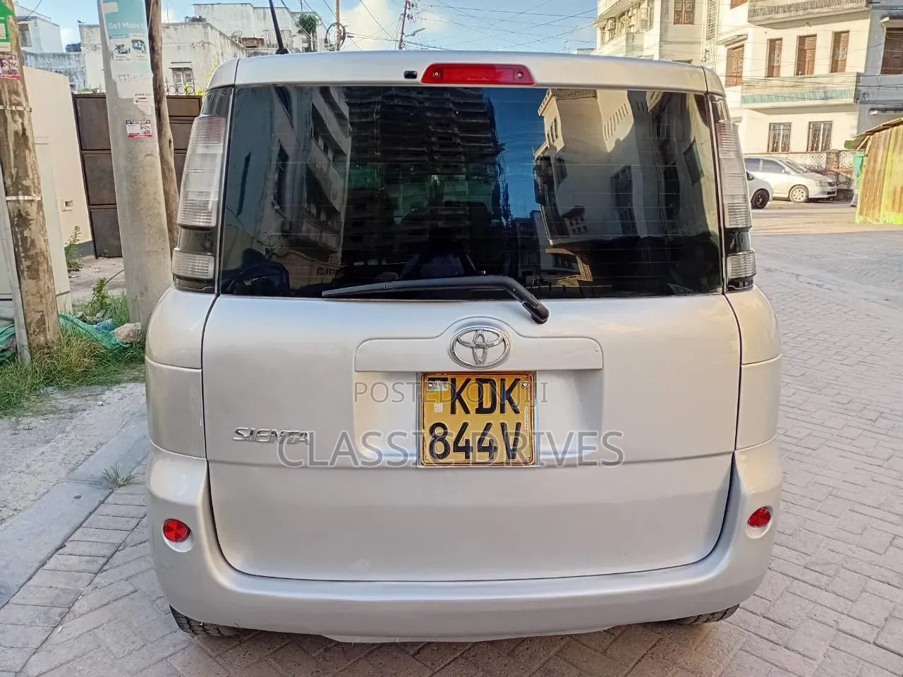Toyota Sienta 2015 Silver