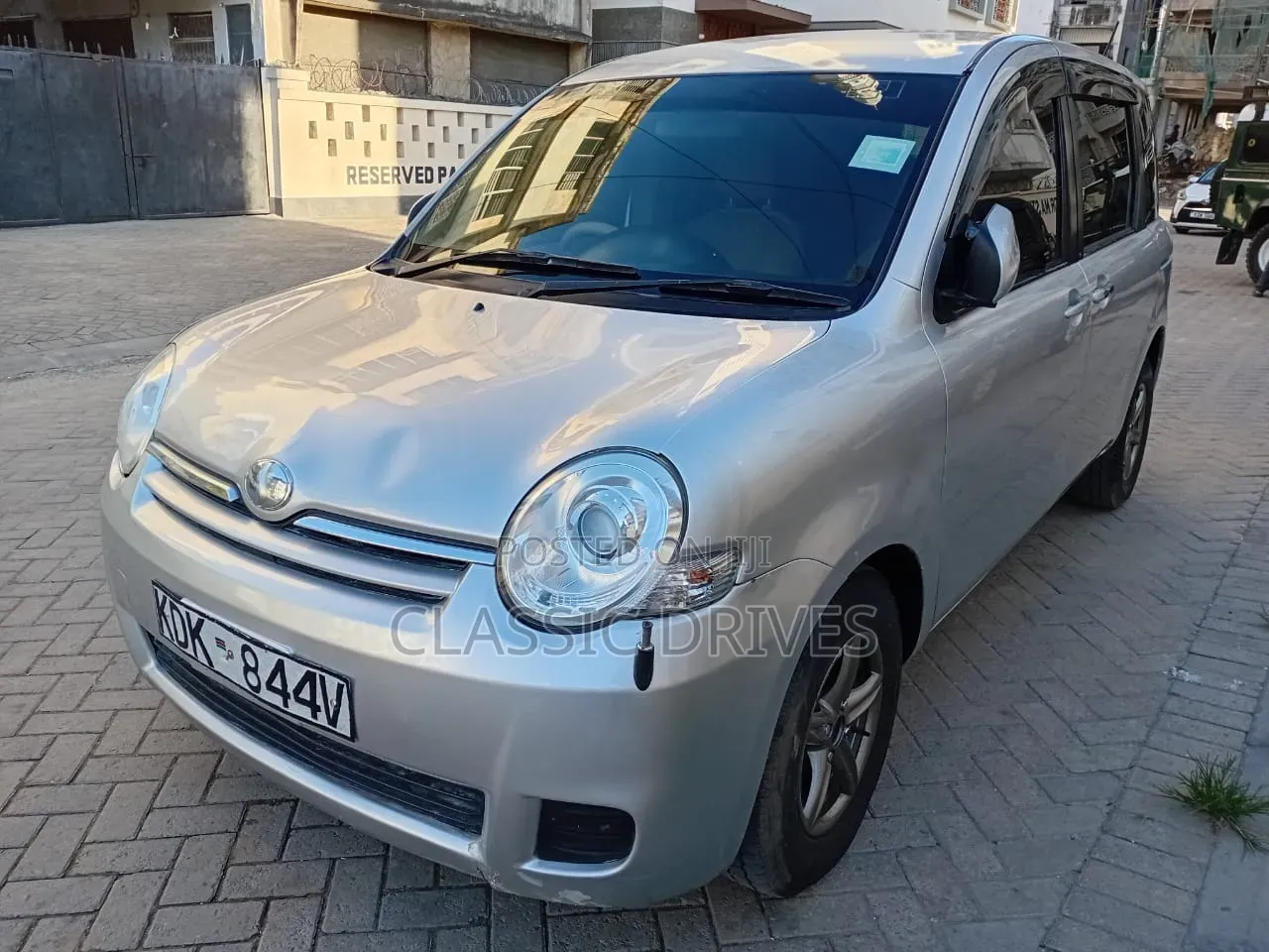 Toyota Sienta 2015 Silver
