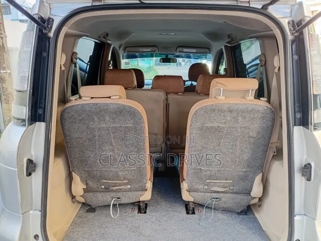 Toyota Sienta 2015 Silver