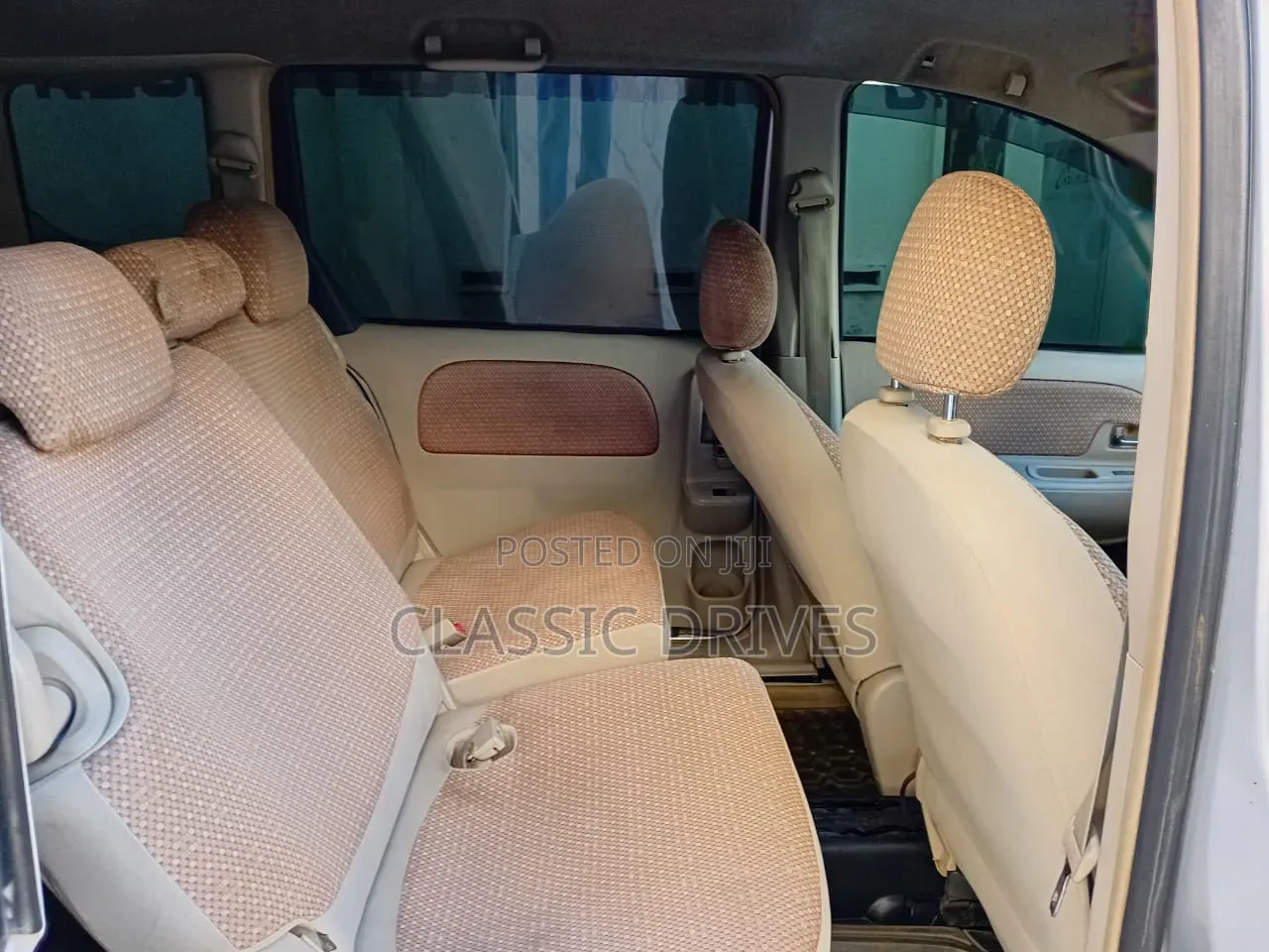 Toyota Sienta 2015 Silver