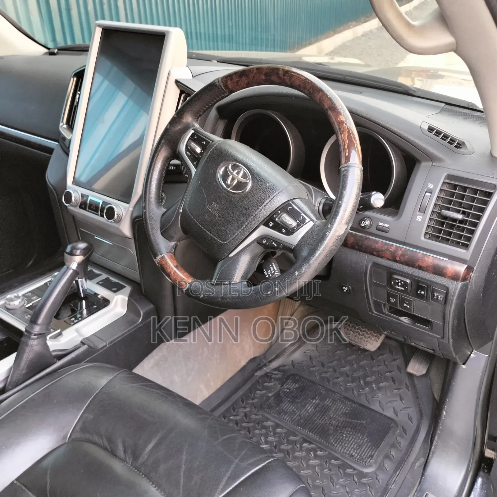Toyota Land Cruiser 4.6 V8 ZX 2011 Black