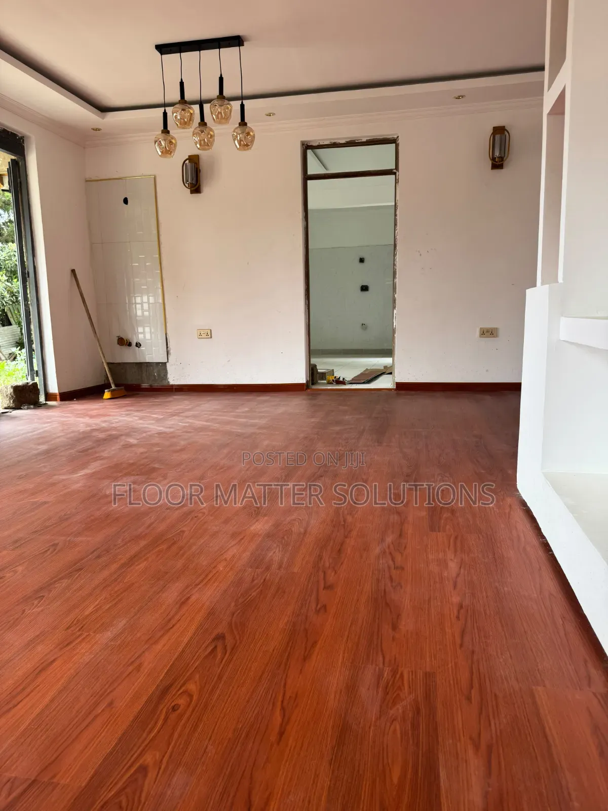5mm SPC Flooring(mahogany Glow)