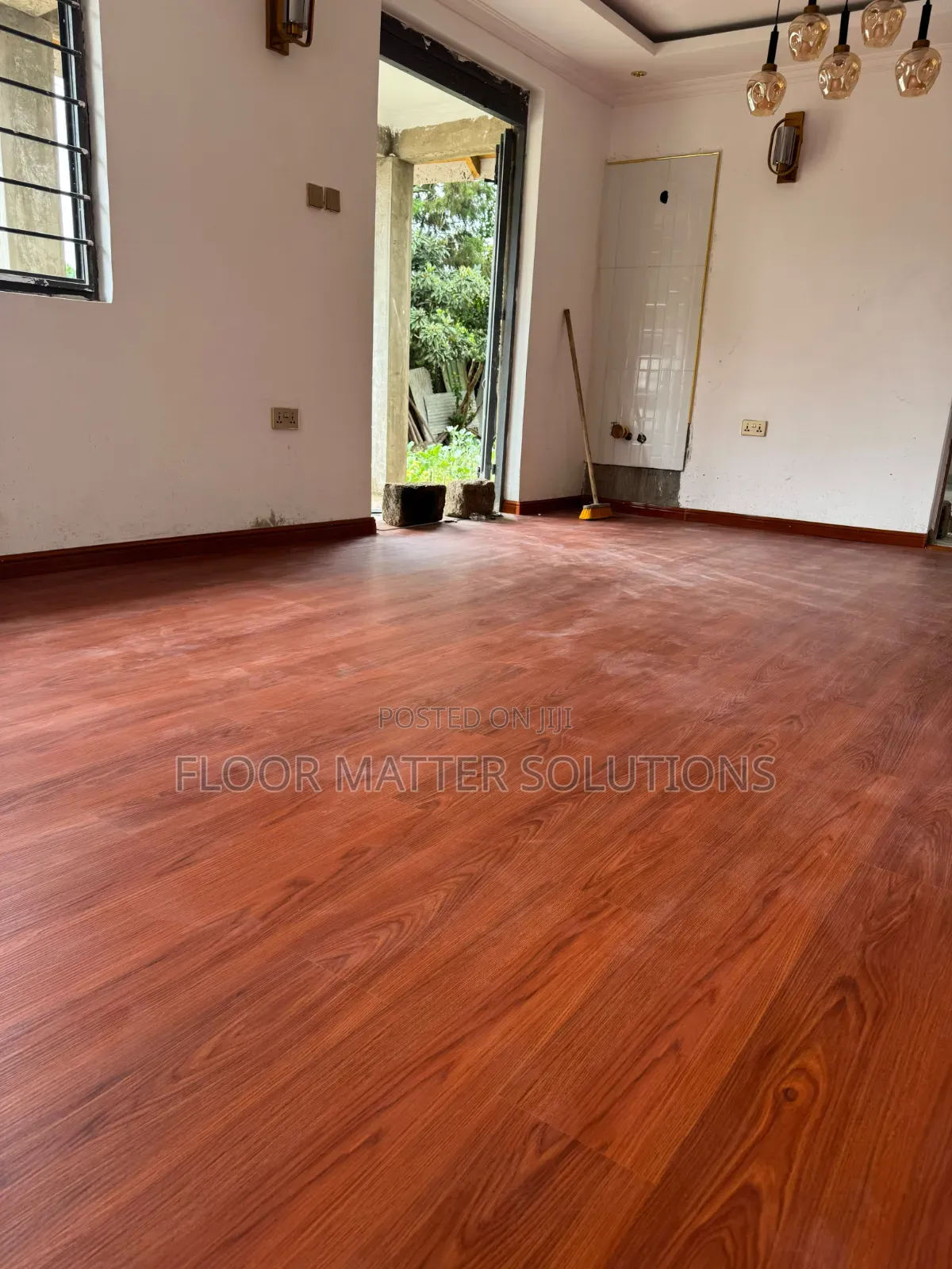5mm SPC Flooring(mahogany Glow)