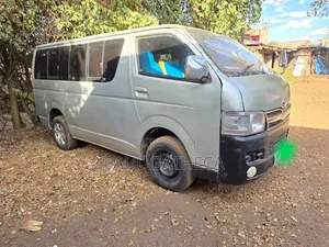 Toyota HiAce 2006 Silver